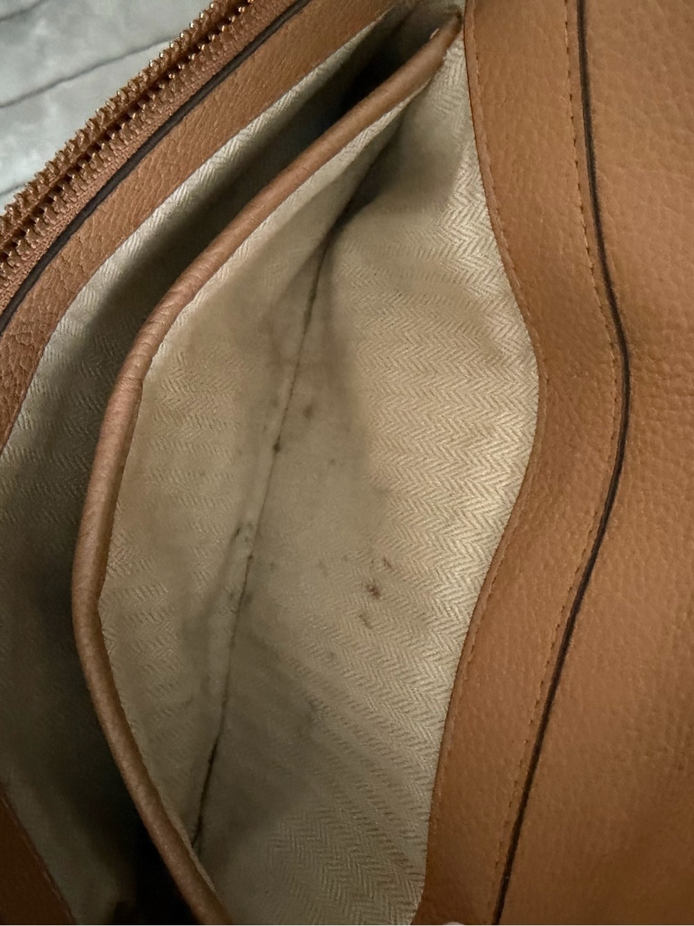 Tory Burch Brown Pebbled Leather Crossbody with Logo - Picture 4 of 5